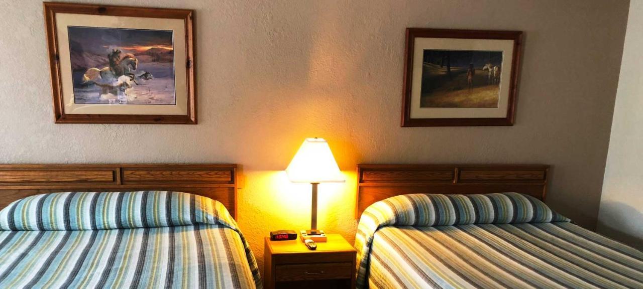 Bristlecone Motel Ely Exterior photo