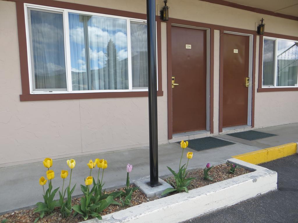 Bristlecone Motel Ely Exterior photo